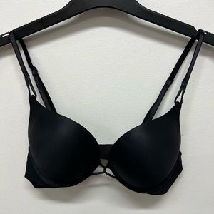 Victoria’s Secret Bombshell Black Miraculous Plunge Push-up Bra Size 32A
